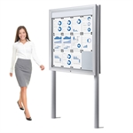 Freistehender doppelseitiger 12xA4 Premium Outdoor LED Schaukasten mit Pfosten zur Erdmontage